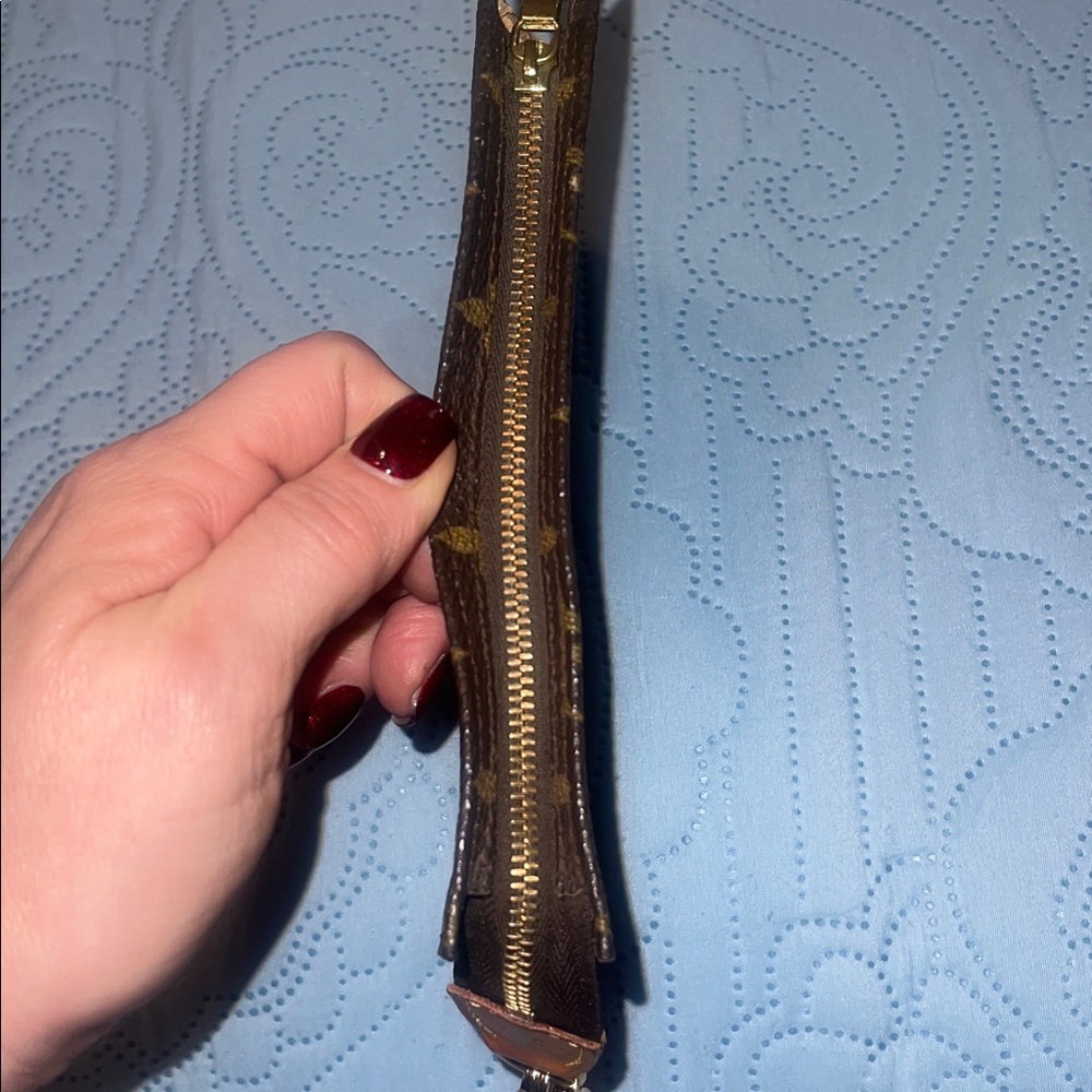 Louis Vuitton Bucket Bag Pouch - Picture 4 of 8